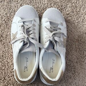 Vintage Havana White and Gold Sneakers